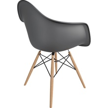 Skandynawskie Krzesło kubełkowe z podłokietnikami P018W PP czarny/buk D2.Design do kuchni, jadalni i salonu.