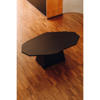Stół dębowy nieregularny na jednej nodze Object110 180x100cm czarny NG Design