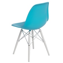 Stylowe Krzesło z tworzywa P016W PP jasny niebieski/biały D2.Design do salonu i kuchni.
