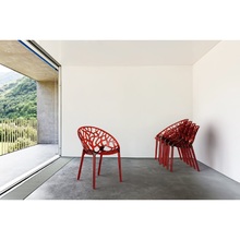 Stylowe Krzesło ażurowe z tworzywa CRYSTAL czerwone przezroczyste Siesta do salonu, kuchni i restuaracji.