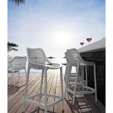 Krzesło barowe plastikowe ażurowe AIR BAR 65 białe Siesta do kuchni, restauracji i baru.