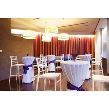 Krzesło barowe glamour CHIAVARI BAR 75 lśniące białe Siesta do kuchni, restauracji i baru.