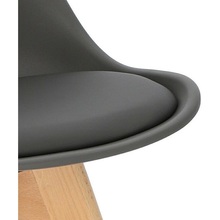 Stylowe Krzesło skandynawskie z poduszką Norden Cross szary/buk D2.Design do kuchni, salonu i restauracji.