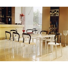 Stylowe Krzesło z tworzywa MR BOBO ciemnoszare/przezroczyste Siesta do salonu, kuchni i restuaracji.