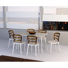 Stylowe Krzesło z tworzywa MISS BIBI białe/bursztynowe przezroczyste Siesta do salonu, kuchni i restuaracji.