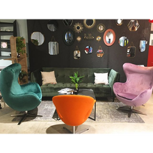 Designerski Fotel welurowy z podnóżkiem Jajo Velvet ciemno zielony D2.Design do salonu i sypialni.
