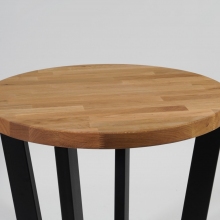 Industrialny stolik kawowy drewniany Cono 60 dąb/czarny Signal do salonu i poczekalni.
