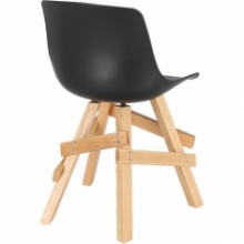 Krzesło skandynawskie Rail czarne Intesi na drewnianych nogach do salonu i kuchni.