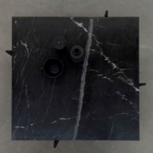 Stolik kwadratowy marmurowy Object019 77 czarny NG Design do salonu