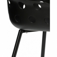 Stylowe Krzesło ażurowe z podłokietnikami Sajt czarne Intesi do kawiarni i restauracji