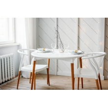 Krzesło designerskie z tworzywa Wicker białe Simplet