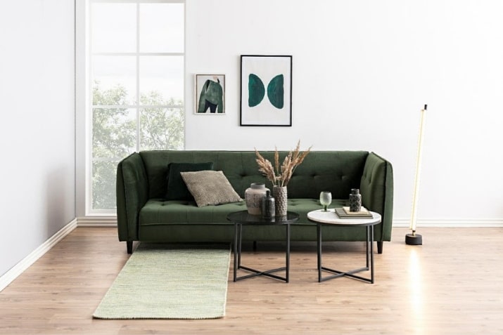 Zielona sofa welurowa Jonna z pikowanym siedziskiem i oparciem